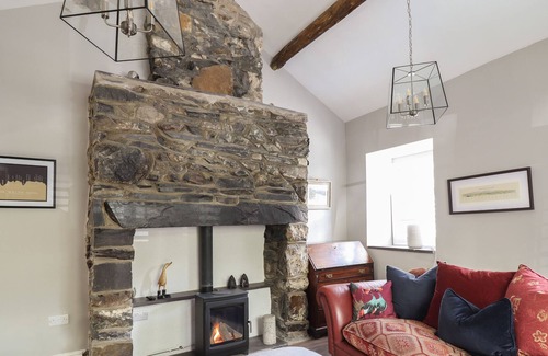 Llanberis Cottage | 3 BRYNIAU GERDDI, pet friendly, with open fire in Llanberis