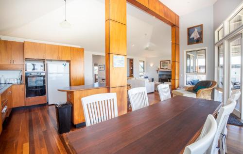 Point Lookout House | 3 Buoys - Ocean Views