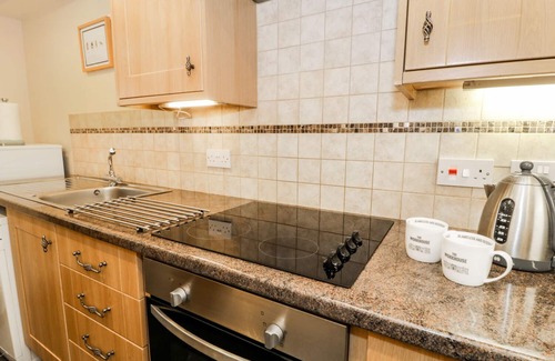 Bala Cottage | 3 BYTHYNNOD YR ARAN, pet friendly, character holiday cottage in Bala