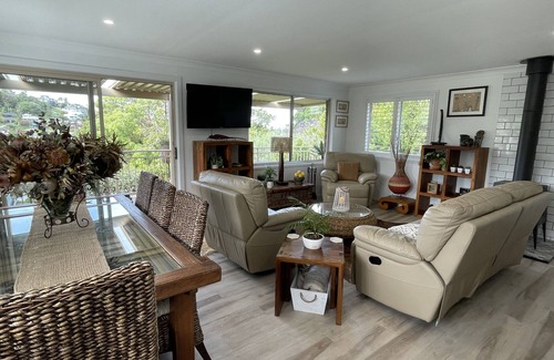 Kiama House | 3 'Ceas' Kiama - Central, Convenient, Comfortable holiday home
