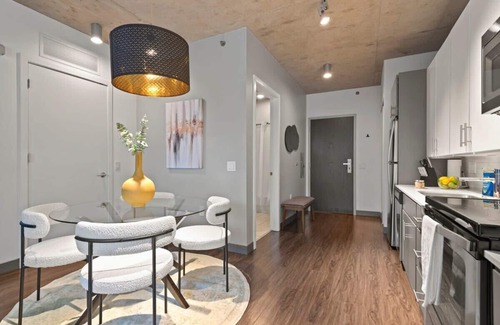 Downtown Chicago Apartment | 3 Central Apartments Ideal for Groups