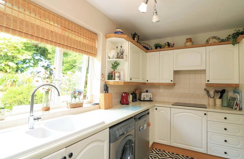 Slapton House | 3 CHANTRY HILL, pet friendly, country holiday cottage in Slapton