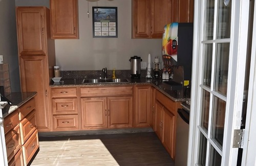 Old Town Hotel | 3 Contemporary Units Near San Diego Zoo! w/FREE Breakfast!