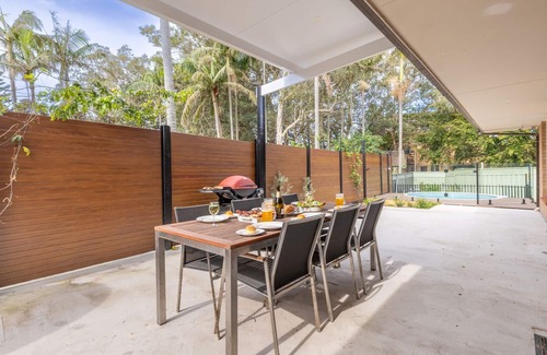 Anna Bay House | 3 Davidson St - pool , air con, Wi-Fi and pet friendly