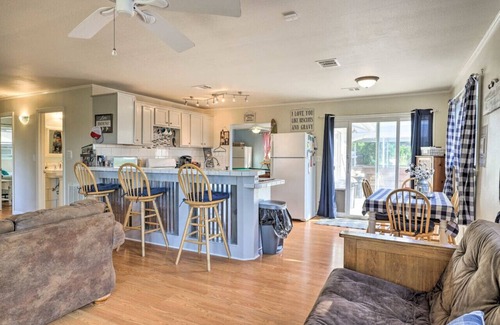 Canyon Lake Cottage | 3+ Day Discount Pet Friendly Pool Table BBQ