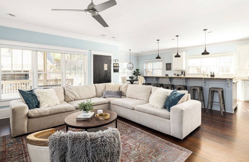 East Side House | 3 Homes in 1 - Huge Estate near Atlanta — Sleeps 16