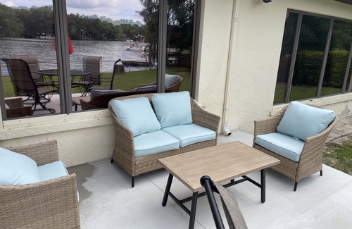 Homosassa House | 3-Hour Tour. Springs Waterfront. Bring your crew! Not every castaway is lost.