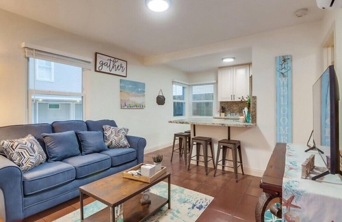 Central Mission Beach Condo | 3 Houses to Beach * Exclusive Gated Yard * AC * Dog ok