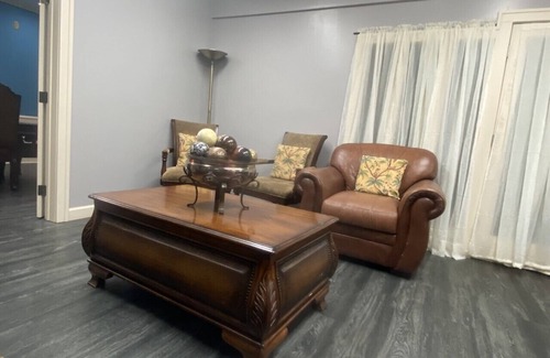 Willmar House | 3 HUGE BEDROOMS-SAVE COST