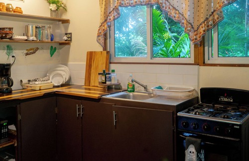 San Ignacio House | 3 Jungle Cottages near town~6 beds~AC~ Restaurant onsite~ Continental Breakfast