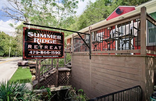 Eureka Springs Historic District House | 3 King Bedrooms, Each with Private En-suite Bathroom . Large Deck