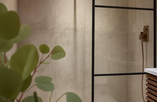 Pittsburgh Apartment | 3 KING Beds & Free parking Central Place