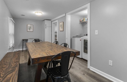 Kansas City House | 3 King Beds, TV's in Every Bedroom, Pet Friendly KSKAED4904