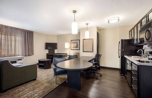 Clearwater House | 3 Large Suites with Kitchens! Perfect for Family Getaway! Outdoor Pool & Parking