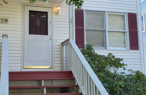 Norwalk House | 3-LEVEL RETRO HOUSE/CLOSE TO BEACH, NYC, STAMFORD, WESTPORT, GREENWICH