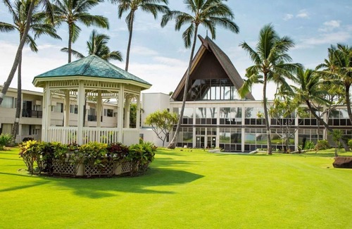 Kahului House | 3 Lovely Ocean View Units, Pool, Close to the Beach and Attractions