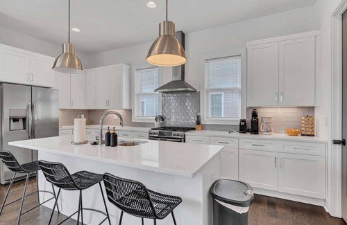 Nashville House | 3 Lux Homes Huge Rooftop 2mi to Broadway Sleeps 36