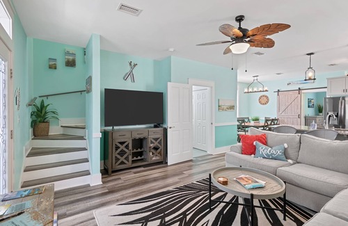 Port St. Joe Cottage | 3 Master Bedrooms, + 1/2 bath, 2 Pools, Hot Tub, Screened Porches w/Swings