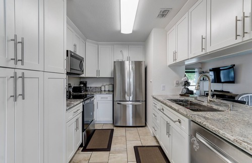 Sacramento House | #3 - Master BR with private bathroom in a house