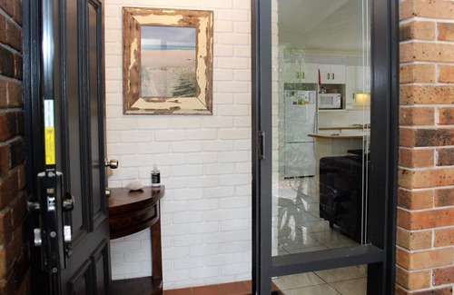 Boomerang Beach House | 3 Melaleuca - Linen included