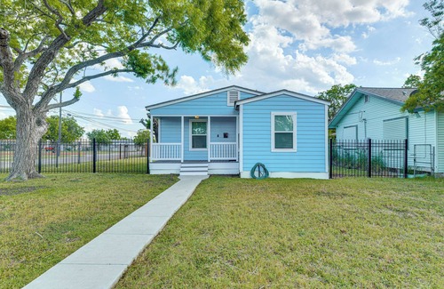 Del Mar House | 3 Mi to Beach: Family Home in Corpus Christi!