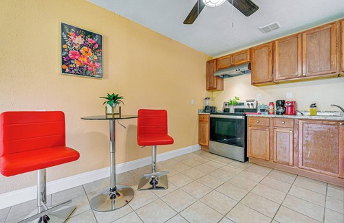 Bearss Plaza House | 3 Mi to Busch Gardens - Vacation Rental in Tampa