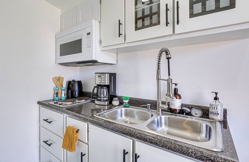 Coachella Apartment | 3 Mi to Coachella: Quaint Studio w/Shared Yard!