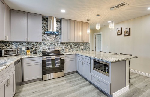 Phoenix House | 3 Mi to Desert Diamond Arena: Peoria Home w/Yard!