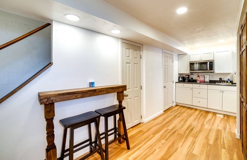 Pittsburgh House | 3 Mi to Downtown: Pittsburgh Home w/Balcony!