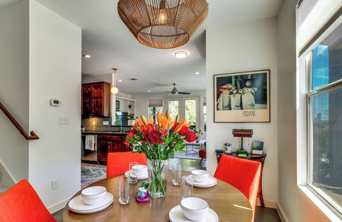 Galindo House | 3 Mi to Dtwn: Centrally Located Austin Townhome