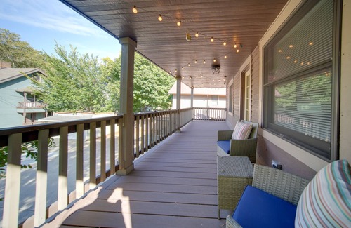 Tremont Apartment | < 3 Mi to Dtwn: Cleveland Apt w/Deck & Wet Bar