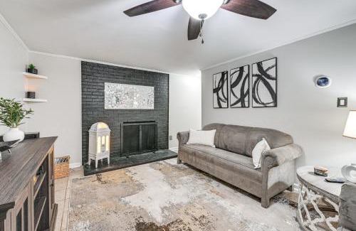 Hickory Apartment | 3 Mi to Dtwn Hickory Home Base with Patio!