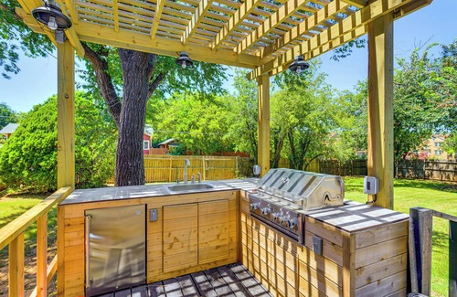 Central Oklahoma City House | 3 Mi to Dtwn OKC: Pet-Friendly Paseo Gem!
