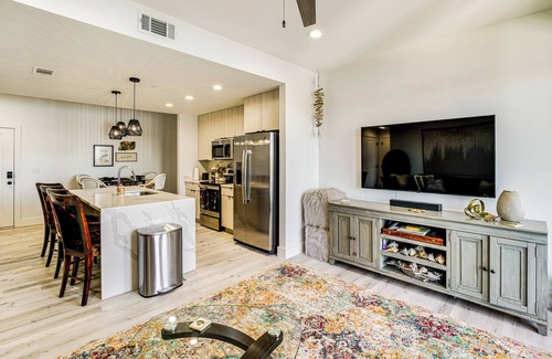 Gulfport Condo | 3 Mi to Gulfport Beaches: Waterfront 'Casa Pesce'
