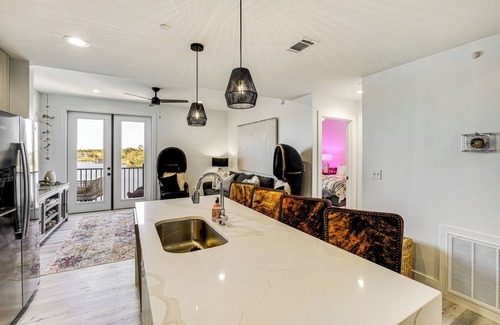 Gulfport Condo | 3 Mi to Gulfport Beaches: Waterfront 'Casa Pesce'