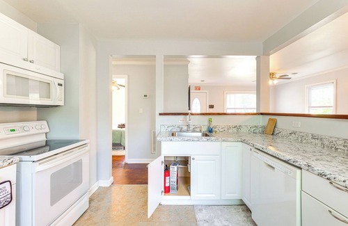 Hopewell House | 3 Mi to Historic Dtwn: Hopewell Home w/Yard