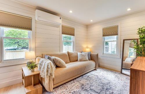 Lansing House | 3 Mi to Michigan State Tiny Home with Deck!