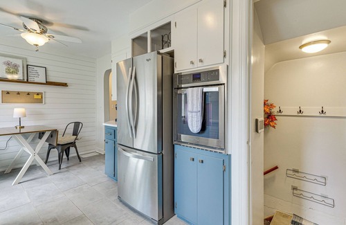 Clintonville House | 3 Mi to Ohio State: Updated Home w/Yard!