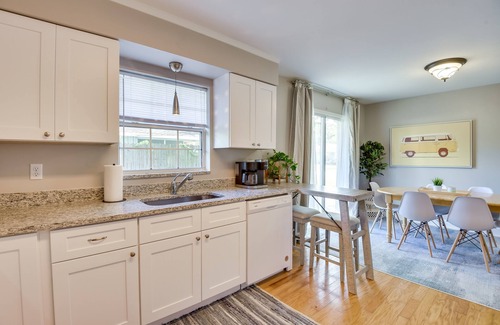 Palmetto House | 3 Mi to Riverwalk: Pet-Friendly Home w/Yard!