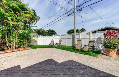 Deerfield Beach House | 3 Mi to Shore: Couples Getaway in Lighthouse Point