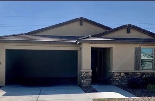 Glendale House | 3 mile from State Farm Stadium