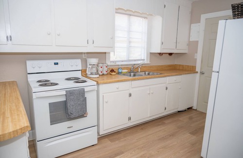 Northport House | 3 Miles from Campus!