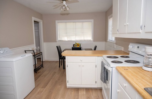 Northport House | 3 Miles from Campus!