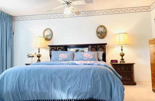 Chinatown House | 3 Miles To Strip Homy Retreat in Heart Las Vegas