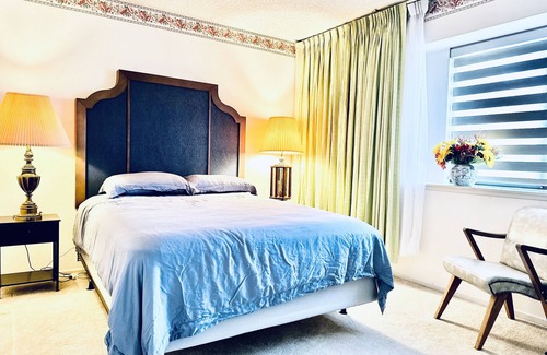 Chinatown House | 3 Miles To Strip Homy Retreat in Heart Las Vegas