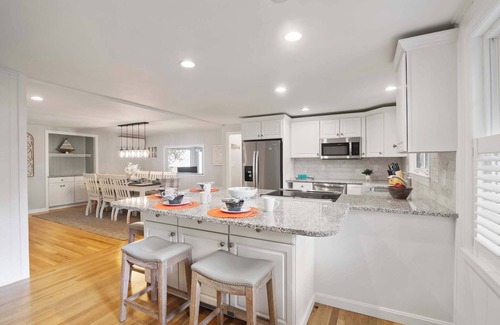 Dennis House | 3 Min to Mayflower Beach, Dog Friendly!