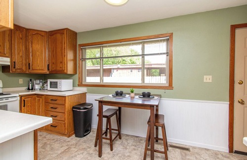 Fargo House | 3 min to NDSU I Fenced Yard I Ping Pong I King