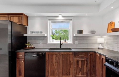 Plymouth House | 3 Min to Road America, outdoor deck, grill, & fire table