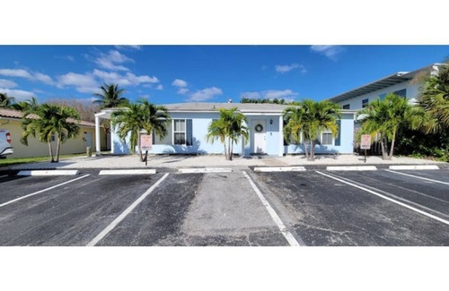 Southside House | ⛱3 min Walk to Beach - Open Bright Modern Townhome