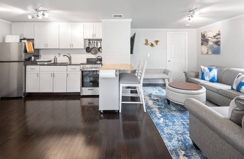 Dennis Port House | 3-min walk to BEACH! Private luxury Backyard!